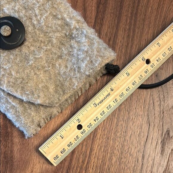 Fabric Bag with Horn Hanging - Picture 6 of 6